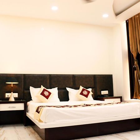 Hotel Neelam Moga Ludhiana Luaran gambar