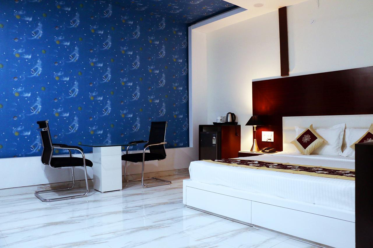 Hotel Neelam Moga Ludhiana Luaran gambar