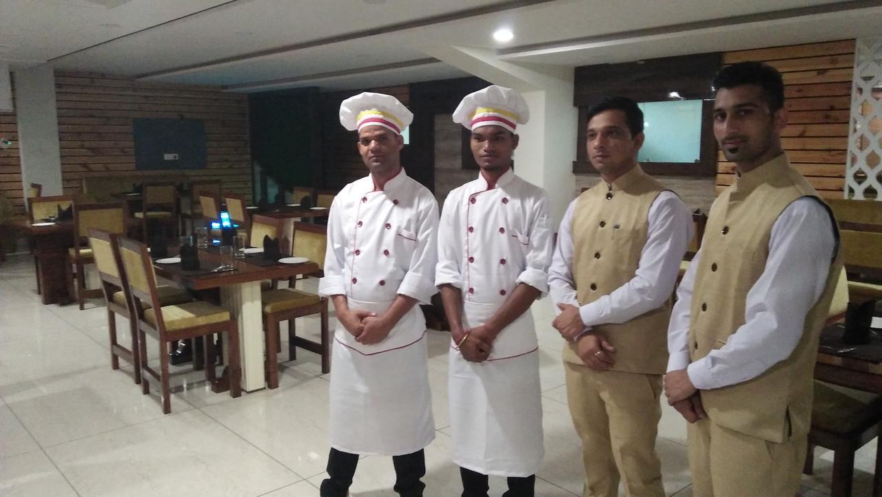Hotel Neelam Moga Ludhiana Luaran gambar