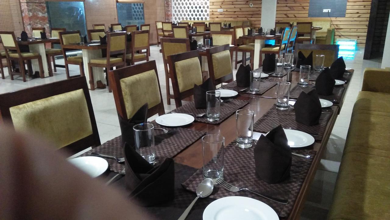 Hotel Neelam Moga Ludhiana Luaran gambar